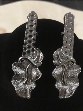 Fashion Jewelry Silver Textured Leaf Drop Earrings